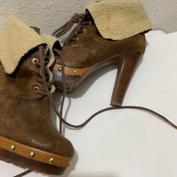 Michael Kors Platform  Lara Studded Ankle Boots Faux Shearling size 6 - Picture 14 of 14